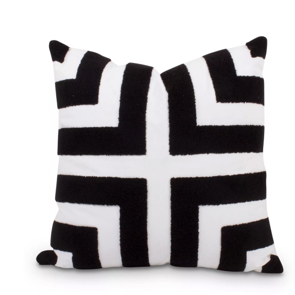 NEW 8 Oak Lane Loop Terry Pillow Black/White